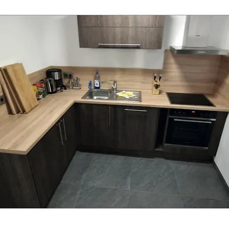 Im Tal 2 Haus - 3 Baeder, 3 Kuechen, 6 Sz, 12 Betten