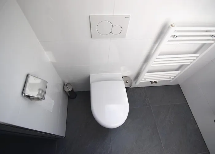 Im Tal 2 Haus - 3 Baeder, 3 Kuechen, 6 Sz, 12 Betten *