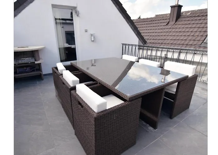 Im Tal 2 Haus - 3 Baeder, 3 Kuechen, 6 Sz, 12 Betten بيت للعطل برغهايم